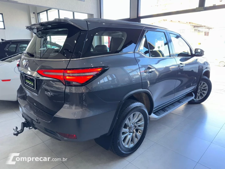 Hilux SW4 SRX 2.8