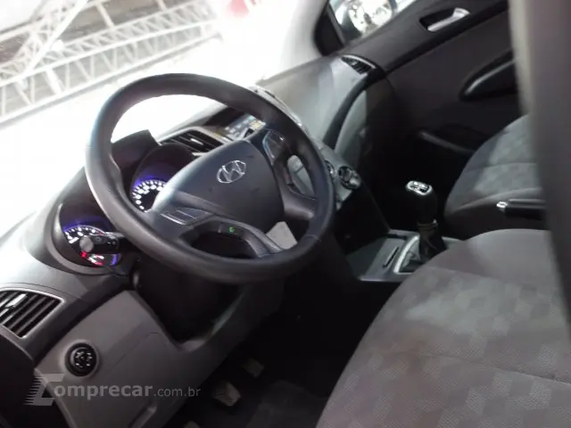 HB20S - 1.6 COMFORT PLUS 16V 4P MANUAL