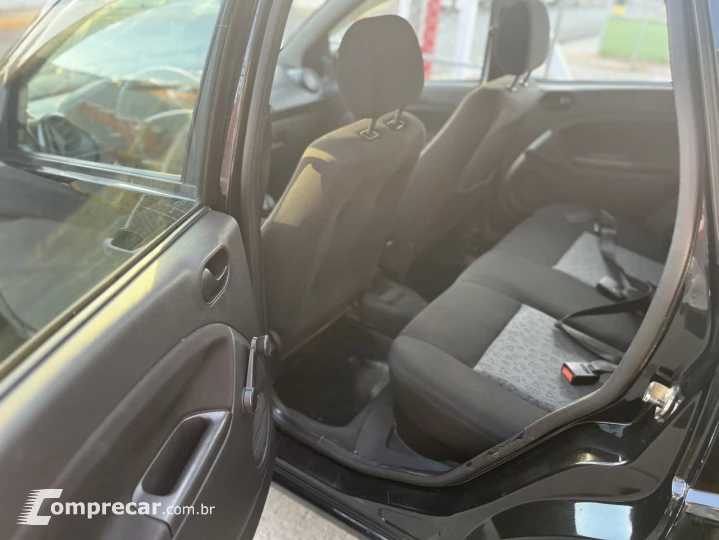 Fiesta Sedan 1.6 4P FLEX