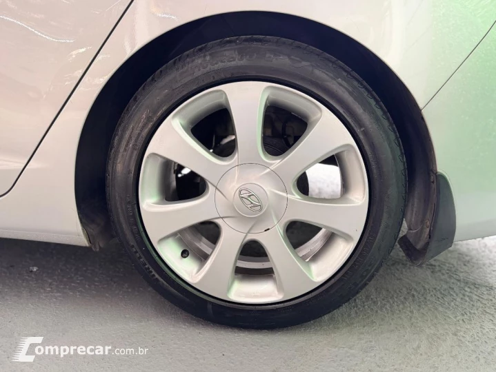 Elantra GLS 1.8 16V Aut.