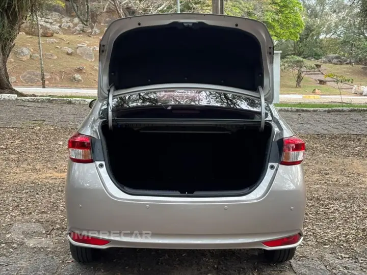YARIS 1.5 16V FLEX SEDAN XL PLUS TECH MULTIDRIVE