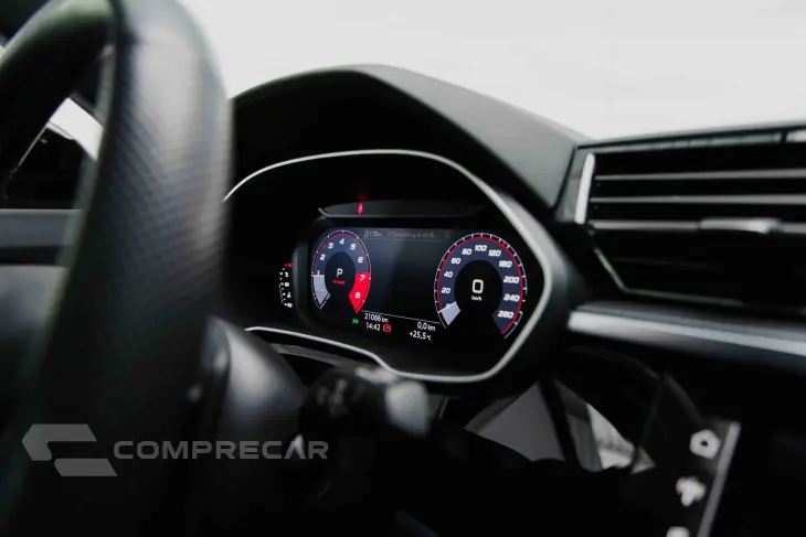 Q3 2.0 40 TFSI Performance Black Quattro