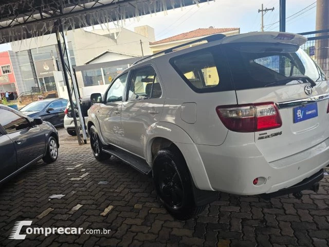 HILUX SW4 - 3.0 SRV 4X4 7 LUGARES 16V TURBO INTERCOOLER 4P A
