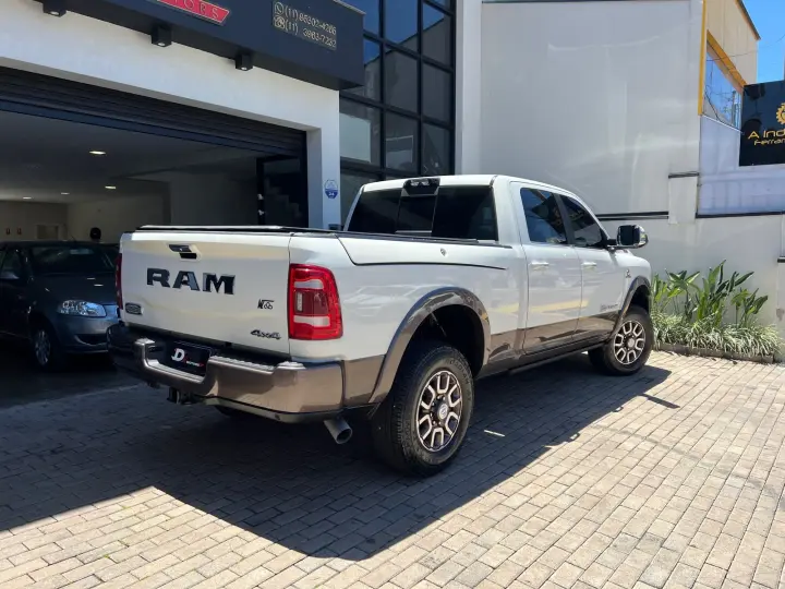 3500 6.7 Laramie Longhorn 4X4 CD 6 Cilindros Turbo