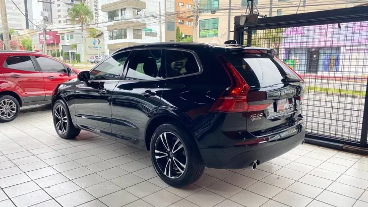 VOLVO XC60 2.0 D5 MOMENTUM AWD