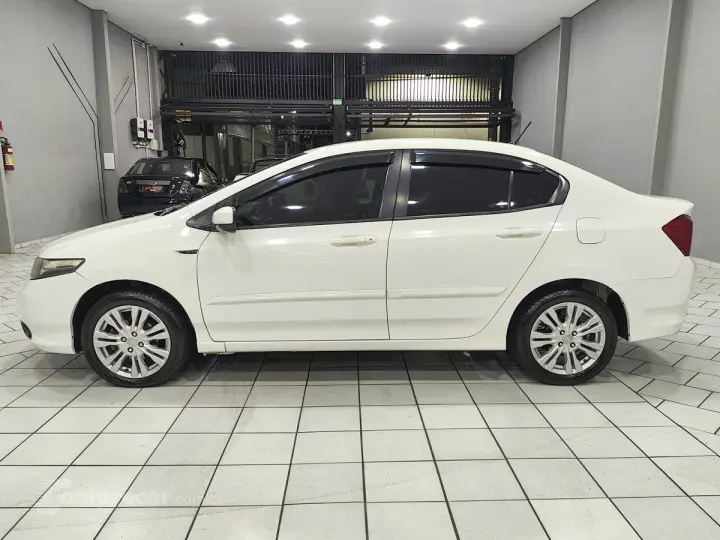 CITY Sedan LX 1.5 Flex 16V 4p Aut.