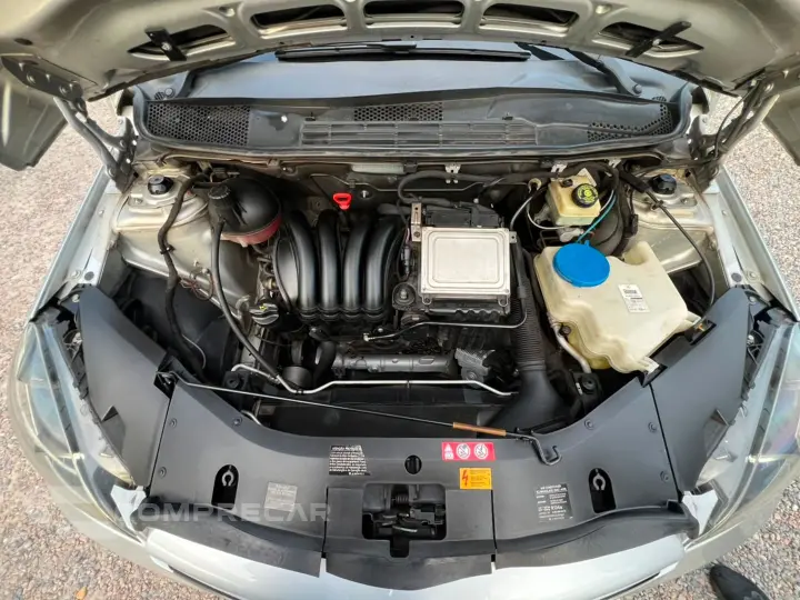 B 200 2.0 8V Gasolina 4P Automático