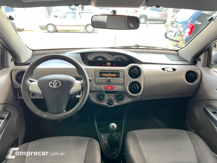 ETIOS 1.5 XS Sedan 16V