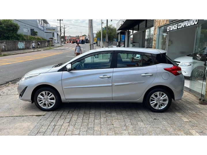 YARIS 1.3 16V FLEX XL PLUS TECH MULTIDRIVE