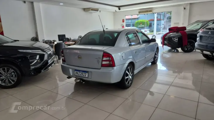 ASTRA 2.0 MPFI Advantage Sedan 8V