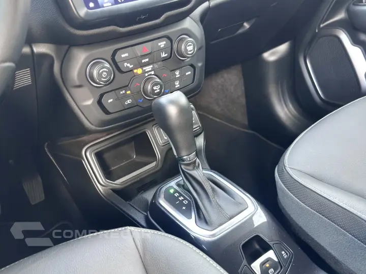 RENEGADE 1.3 T270 TURBO FLEX LONGITUDE AT6