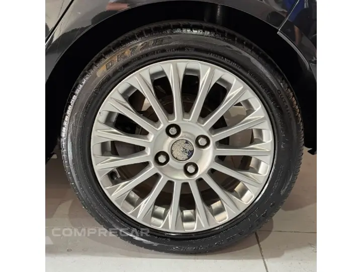 FIESTA 1.6 TITANIUM HATCH 16V FLEX 4P POWERSHIFT