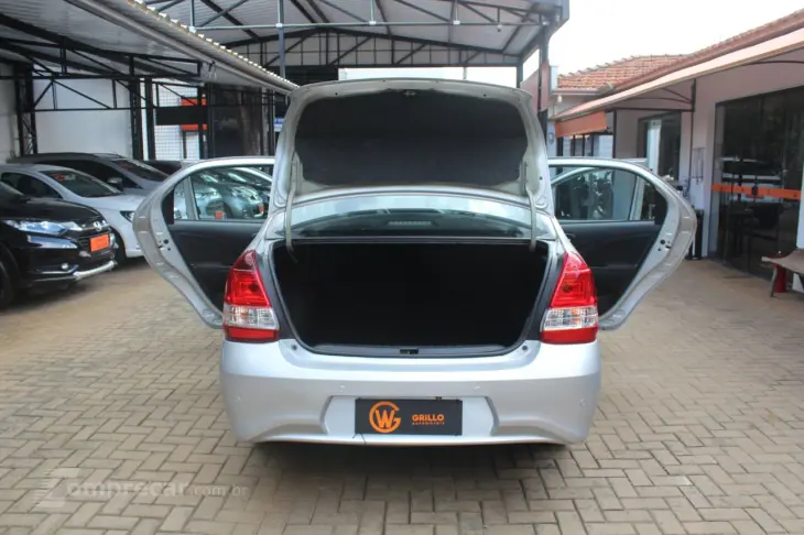 Etios Sedan 1.5 16V 4P FLEX PLATINUM AUTOMÁTICO