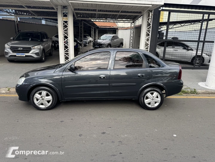 CORSA 1.4 MPFI Premium Sedan 8V