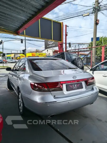 AZERA 3.3 MPFI GLS Sedan V6 24V