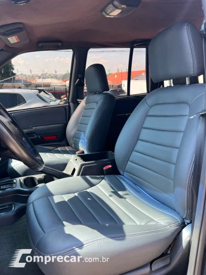 CHEROKEE 4.0 Laredo 4X4 6I 12V