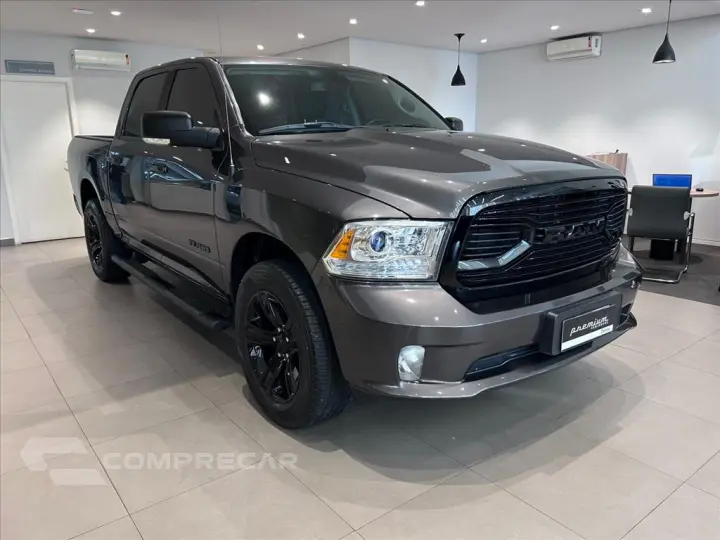 CLASSIC 5.7 V8 GASOLINA LARAMIE NIGHT EDITION CD
