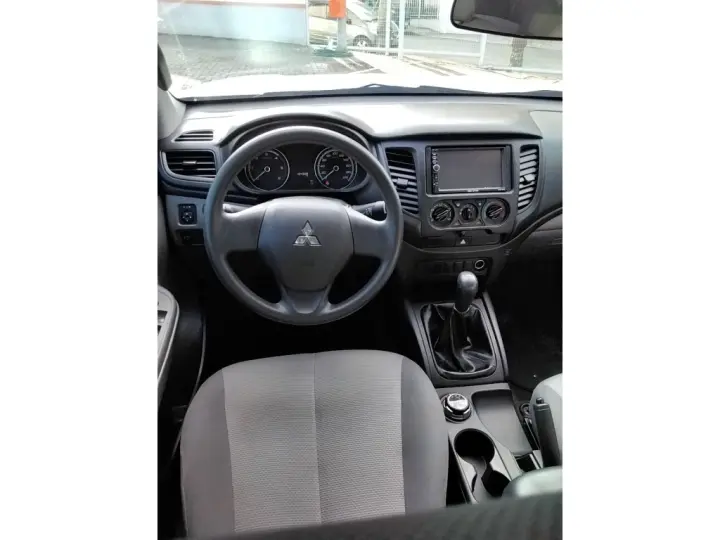 L200 TRITON 2.4 16V TURBO DIESEL GL CD 4X4 MANUAL