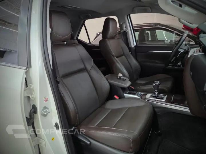 HILUX SW4 2.8 SRX 4X4 7 LUGARES 16V TURBO INTERCOOLER DIESEL