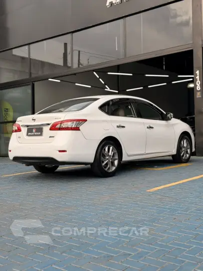 Sentra UNIQUE 2.0 Flex Fuel 16V Aut.
