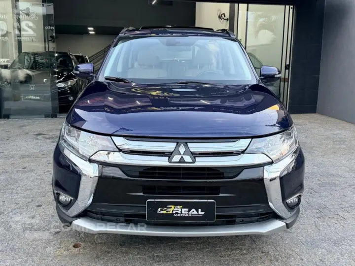 OUTLANDER 3.0 GT 4X4 V6 24V GASOLINA 4P AUTOMÁTICO