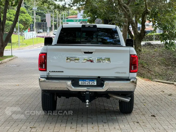 2500 6.7 I6 Turbo Laramie CD 4X4
