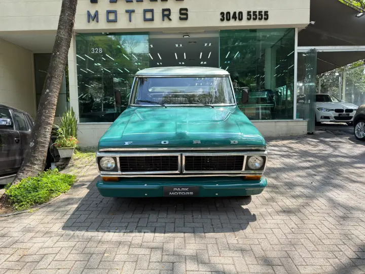 F 100 V8