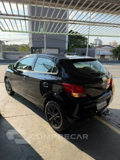 ONIX HATCH SELEÇÃO 1.0 8V Flex 5p Mec.
