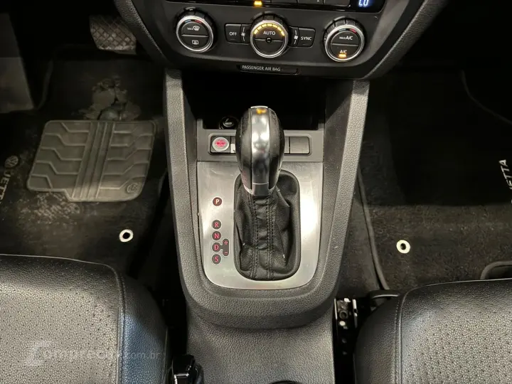 Jetta 2.0 Comfortline Flex 4P Tiptronic