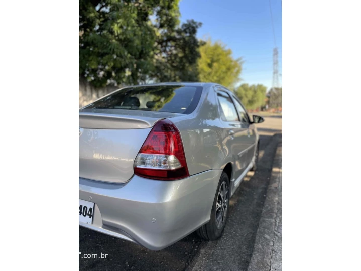ETIOS 1.5 PLATINUM SEDAN 16V FLEX 4P AUTOMÁTICO