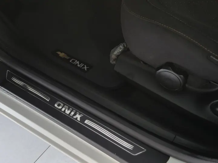 ONIX 1.4 MPFI LT 8V FLEX 4P AUTOMÁTICO