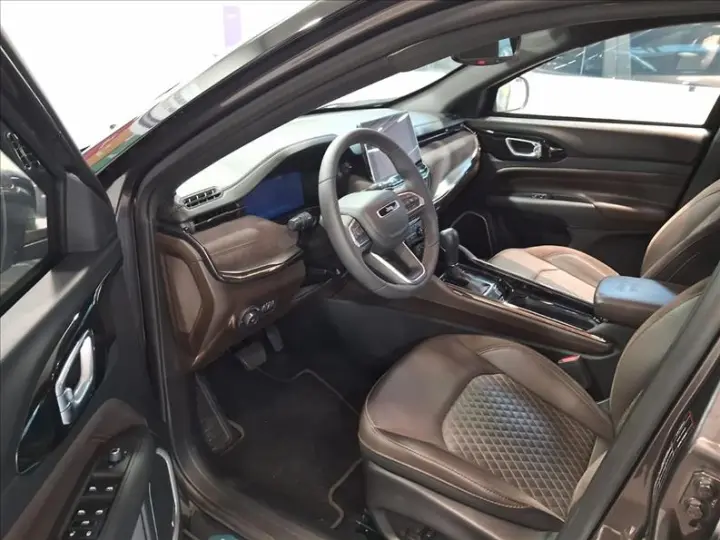 COMMANDER 1.3 T270 Turbo Overland