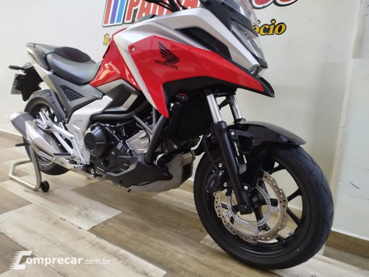 NC 750X 700 cc