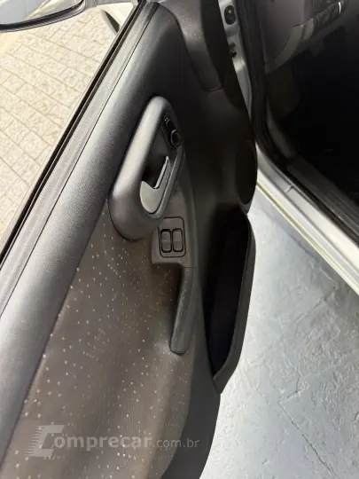 CORSA 1.4 MPFI Premium Sedan 8V