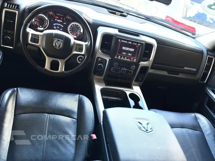 CLASSIC 5.7 V8 GASOLINA LARAMIE NIGHT EDITION CD 4X4 AUTOMÁT