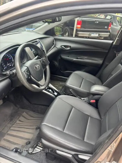 YARIS 1.5 16V Sedan XL