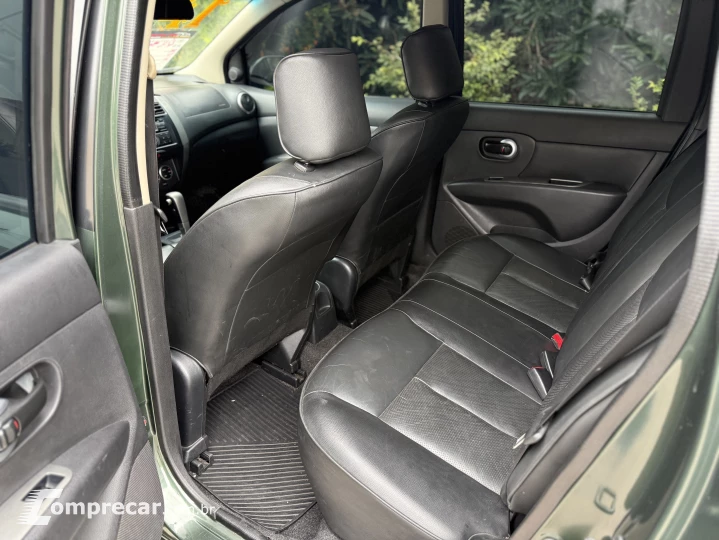 LIVINA 1.8 SL X-gear 16V