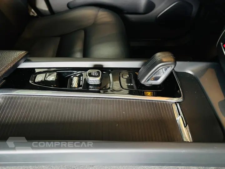 XC60 2.0 T8 Hybrid Momentum AWD Geartronic