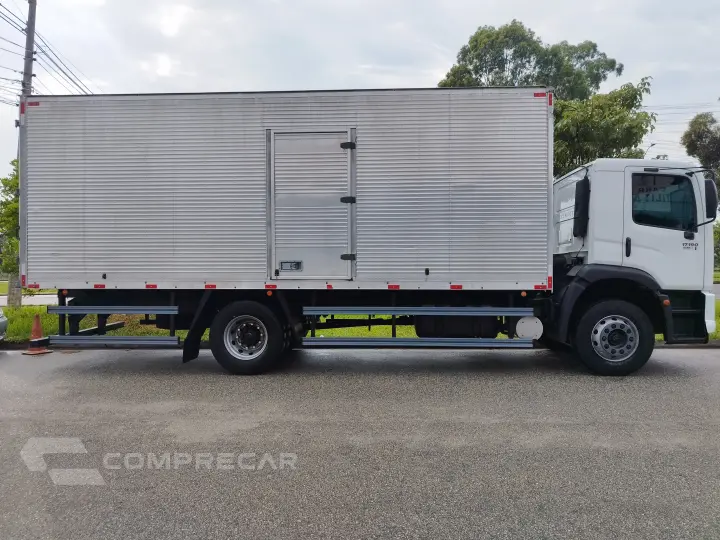 Constellation 17.190 + Baú