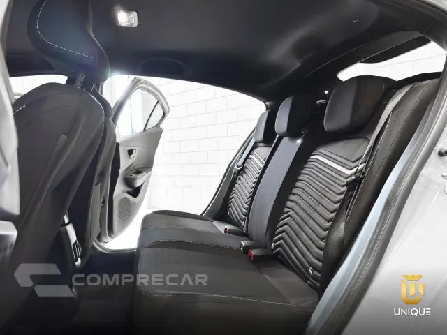 FASTBACK - 1.0 TURBO 200 CVT