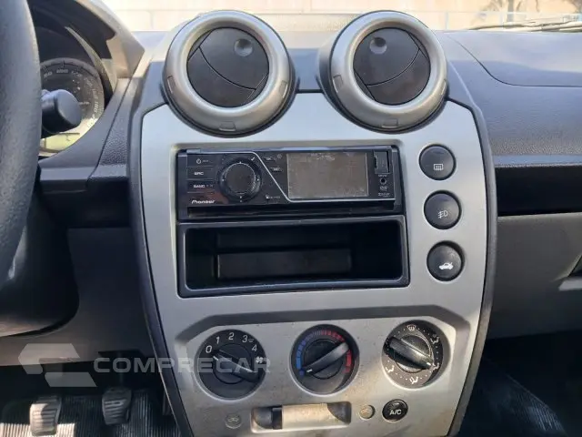 FIESTA SEDAN - 1.6 ROCAM SEDAN 8V 4P MANUAL