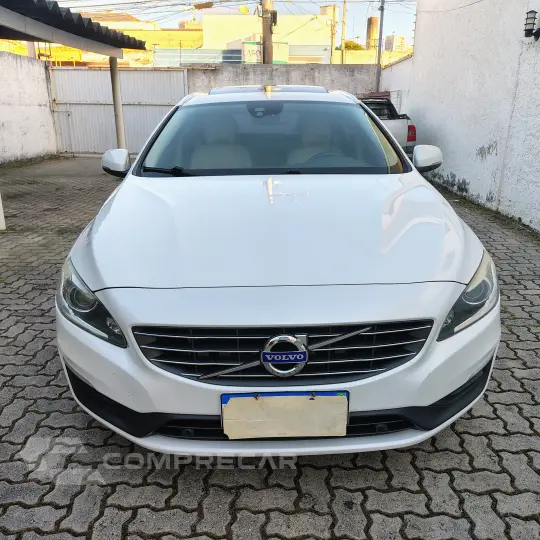 V60 2.0 T4 Momentum