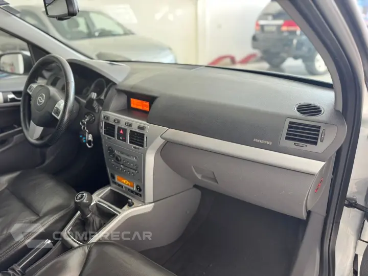 VECTRA 2.0 MPFI ELEGANCE 8V FLEX 4P MANUAL