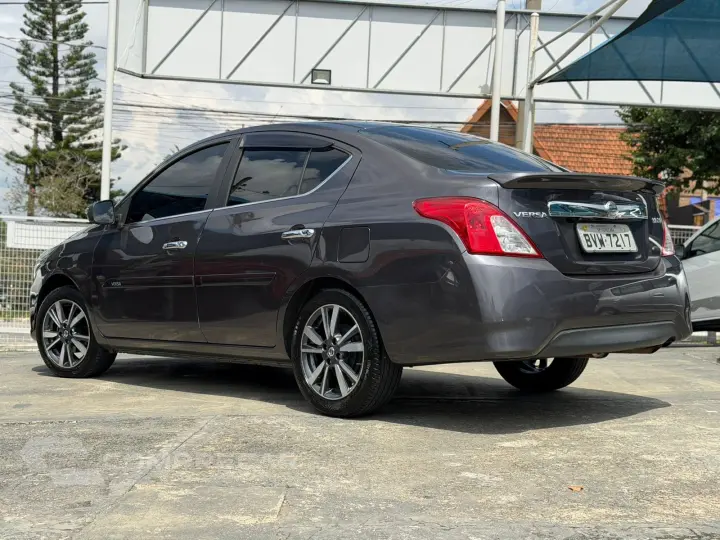 VERSA SL 1.6 16V FlexStart 4p Aut.