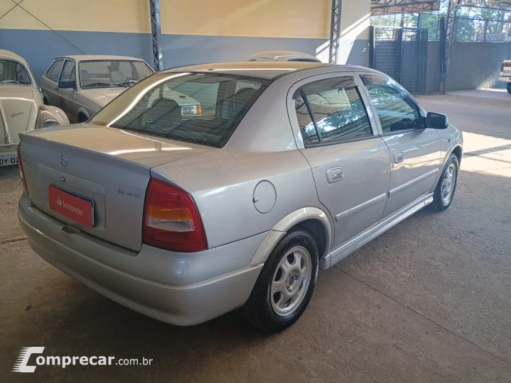Astra sedan 1.8