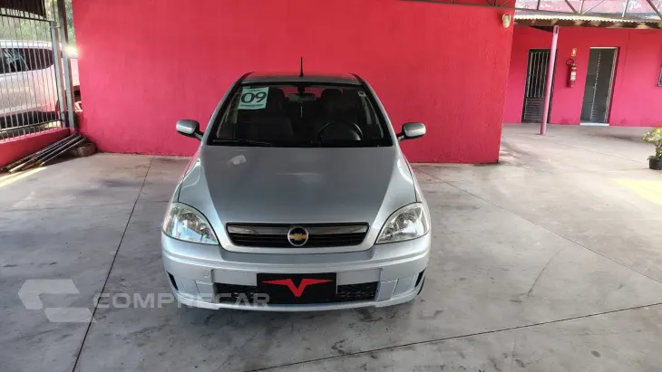 CORSA 1.4 MPFI Premium Sedan 8V
