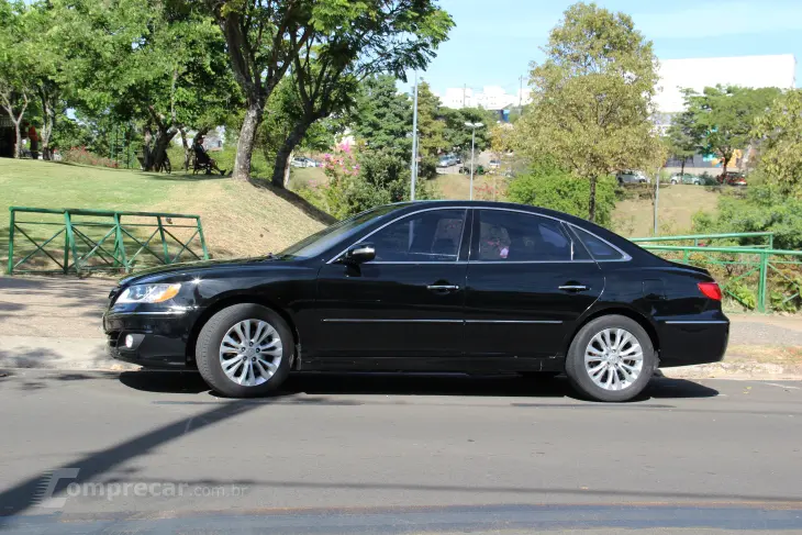 AZERA 3.3 MPFI GLS Sedan V6 24V