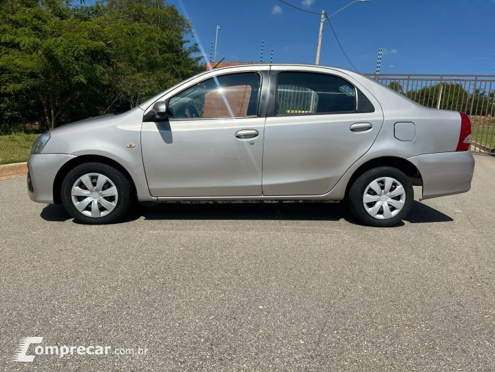 ETIOS 1.5 XS Sedan 16V