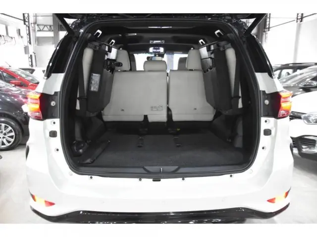 HILUX SW4 - 2.8 D-4D TURBO DIAMOND 7L 4X4 AUTOMÁTICO