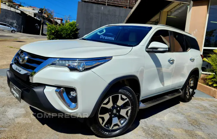 HILUX SW4 2.8 D-4d Turbo Diamond 7L 4X4